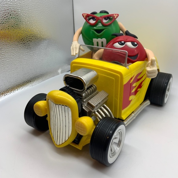 Vintage M&M's 'Rebel Without A Clue' Collectible Retired Candy Dispenser - Picture 4 of 16